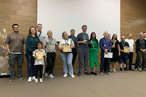 Медсестра Сургутской травмбольницы стала лучшей шахматисткой года среди медиков Югры