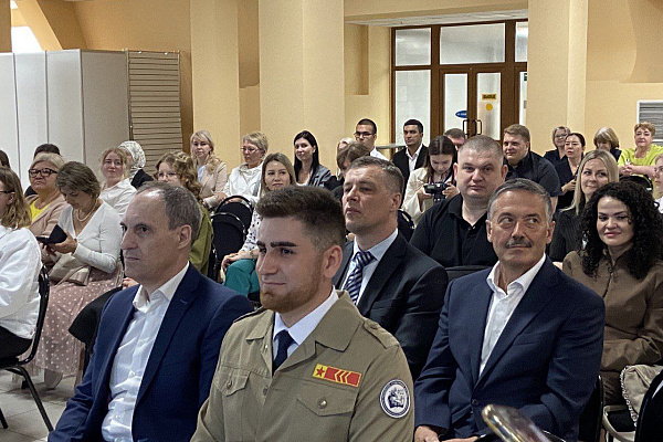 Сургутская травмбольница принимает студенческий медицинский отряд в рамках проекта «Нум-хор-2025»