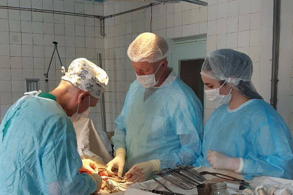 Три врача Сургутской травмбольницы побывали с начала года в Макеевке. На днях оттуда вернулся травматолог-ортопед Вячеслав Липатников.