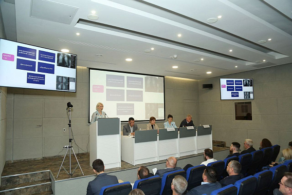 О цифровизации системы здравоохранения и развитии медицинского туризма. Сургутская травмбольница приняла участие в XV Международном  IT-форуме