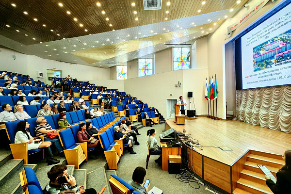 Интересную работу и профессиональный рост гарантируем. Будущим медсёстрам рассказали о вакансиях и условиях труда в Сургутской травмбольнице