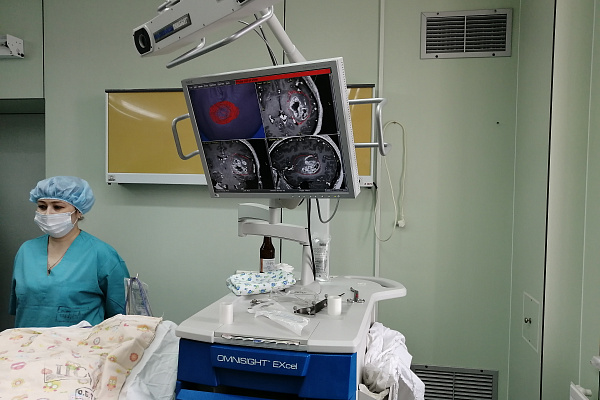 Переводчика – в операционную! Сургутские нейрохирурги удалили опухоль головного мозга гражданке Китайской Народной Республики