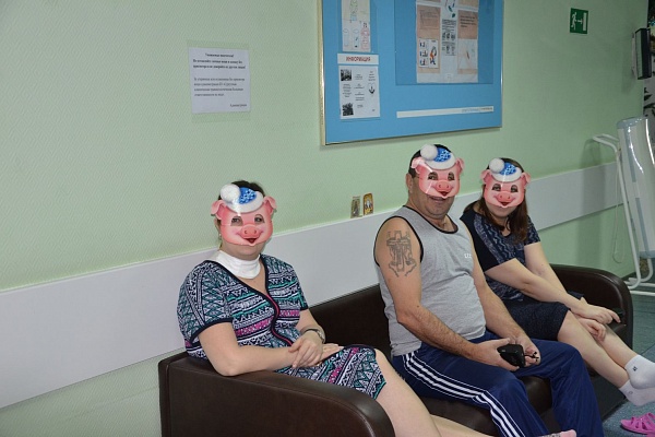 Новогодняя мозаика! В Травмбольнице подвели итоги конкурса на лучшее праздничное оформление подразделений учреждения