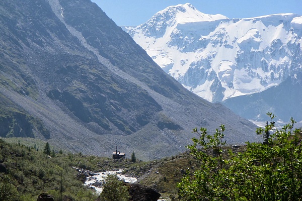 Мир через объектив! В Травматологической больнице Сургута подвели итоги корпоративного конкурса «Фотокраски» 