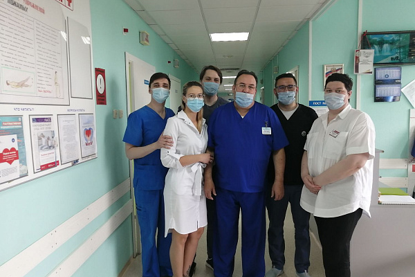 День молодежи - это про нас! В Сургутской травмбольнице растет доля врачей  в возрасте до 36-ти лет