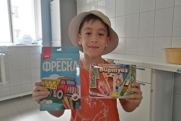 Сургутские интеллектуалы помогают маленьким пациентам травмбольницы спокойнее переносить медицинские процедуры