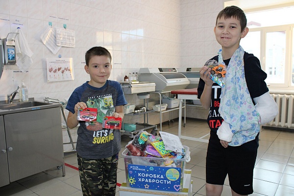 Сюрпризы из «Коробки храбрости» - для маленьких пациентов Травмбольницы Сургута!