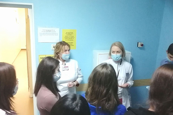Более 120 школьников посетят Сургутскую травмбольницу в рамках федерального проекта «Билет в будущее»