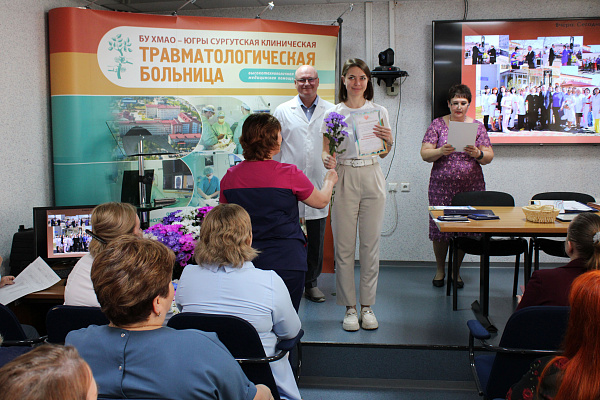 Всем причастным к сохранению здоровья и жизни людей! Более 250-ти наград сегодня вручены сотрудникам травмбольницы по случаю Дня медработника