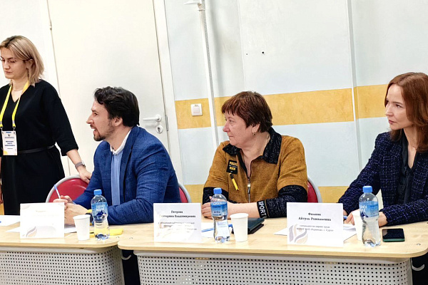 Здоровье и безопасность в понимании современной молодежи. Сотрудники Сургутской травмбольницы оценили исследования студентов в области здоровьесбережения