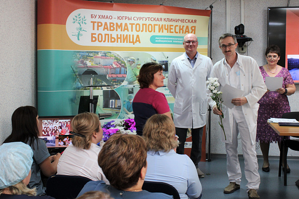 Всем причастным к сохранению здоровья и жизни людей! Более 250-ти наград сегодня вручены сотрудникам травмбольницы по случаю Дня медработника