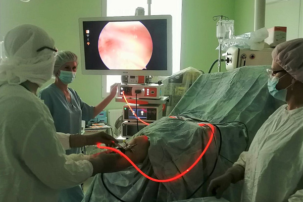 Для высокотехнологичных и высокоточных операций. Сургутская травмбольница получила новое артроскопическое оборудование