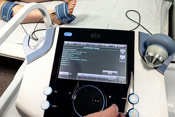 Бережная разработка суставов и запуск восстановительных процессов организма. На что способно наше новое оборудование для реабилитации