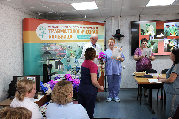 Всем причастным к сохранению здоровья и жизни людей! Более 250-ти наград сегодня вручены сотрудникам травмбольницы по случаю Дня медработника