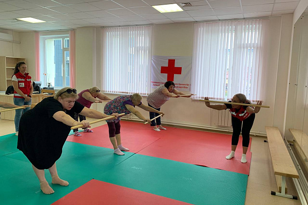 По программе «Красного креста» наши специалисты медицинской реабилитации помогают восстанавливаться сургутянам, переболевшим COVID-19