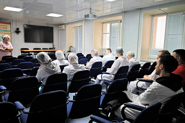 Впечатляет оборудование, вдохновляет результат. В Сургутской травмбольнице практикуются студенты, получающие немедицинское образование