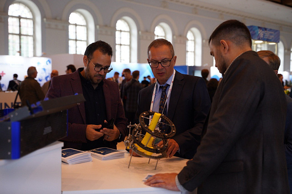 Сургутские травматологи-ортопеды представили собственный опыт лечения сложных патологий на Евразийском ортопедическом форуме в Москве