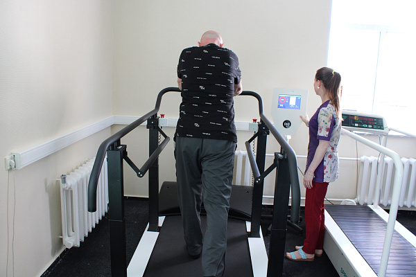 Интересно и эффективно. В Сургутской травмбольнице очередное поступление оборудования для восстановительных занятий и процедур