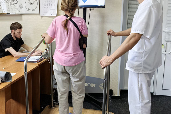 Пациенты Сургутской травмбольницы тренируют равновесие и координацию на новых стабилоплатформах