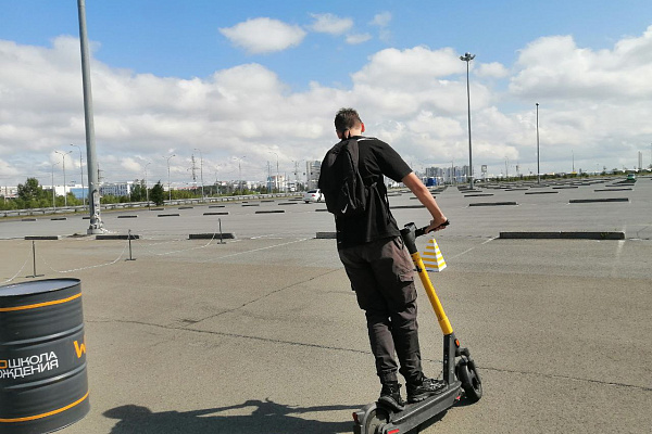 На СИМ безопасно колесим! Сургутская травмбольница поддержала профилактическую акцию от кикшеринговой компании 