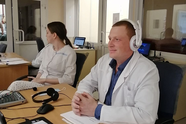 Врачи Сургутской травмбольницы в составе аккредитационной комиссии оценивают уровень подготовки будущих коллег