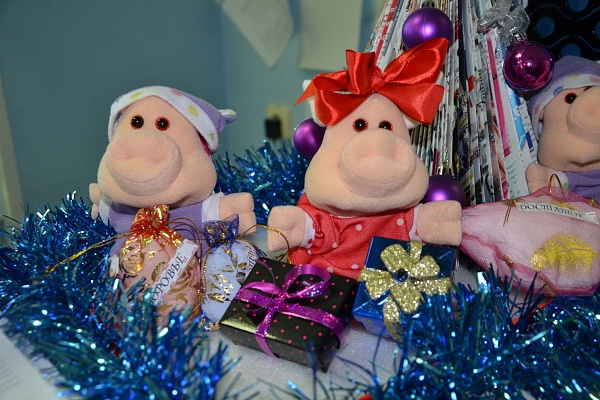 Новогодняя мозаика! В Травмбольнице подвели итоги конкурса на лучшее праздничное оформление подразделений учреждения