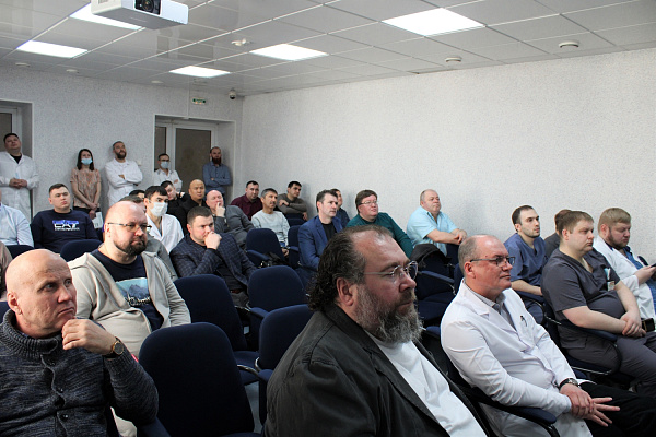 Современные подходы к лечению острой скелетной травмы обсудили врачи-травматологи-ортопеды со всего округа на конференции в Сургутской травмбольнице