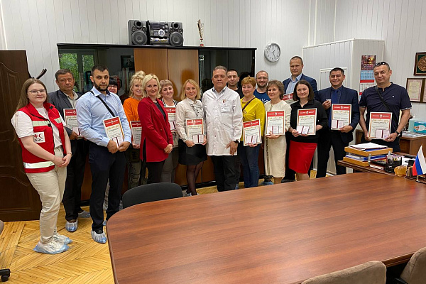 Во всемирный День донора крови сотрудница Сургутской травмбольницы получила почетное федеральное звание