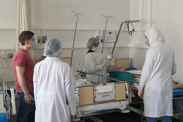 Студенты-медики из Египта проходят клиническую практику в Сургутской травматологической больнице