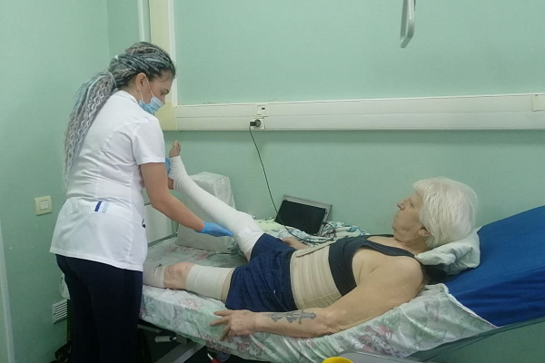 Предотвращают вывихи и повышают качество жизни. Эндопротезы с двойной мобильностью начали устанавливать в Сургутской травмбольнице при замене тазобедренных суставов