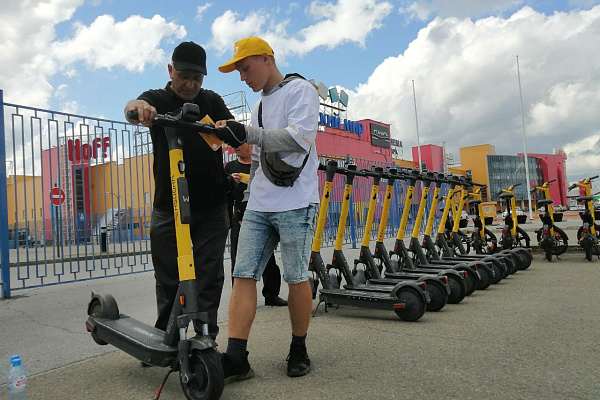На СИМ безопасно колесим! Сургутская травмбольница поддержала профилактическую акцию от кикшеринговой компании 