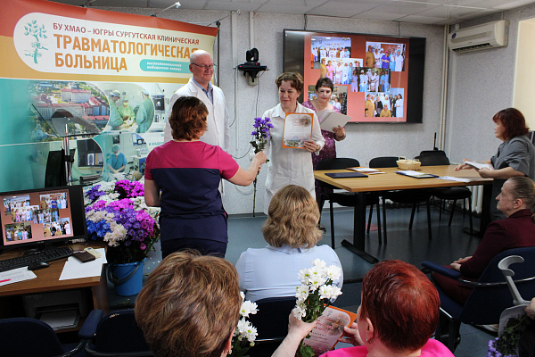 Всем причастным к сохранению здоровья и жизни людей! Более 250-ти наград сегодня вручены сотрудникам травмбольницы по случаю Дня медработника