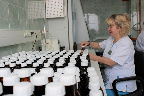 Слаженный коллектив и собственное производство. В День фармацевтического работника России – о роли внутрибольничной аптеки и её сотрудников