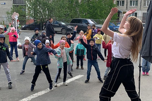 «Самый добрый доктор!» Врачи Травмбольницы приняли участие в городской акции, посвященной Дню защиты детей