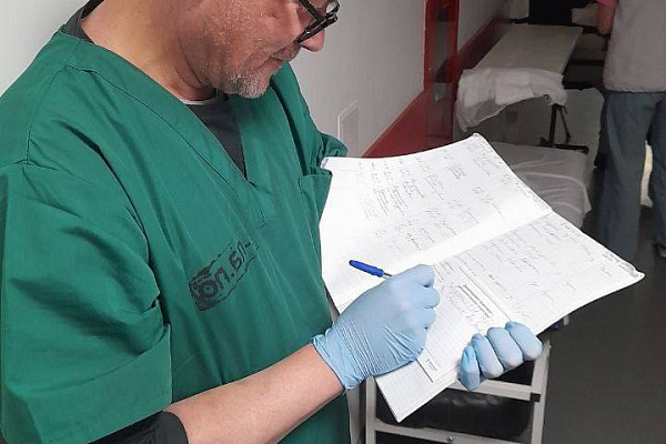 Врачи из Югры рассказали РИА НОВОСТИ, как вместо отпуска поехали лечить раненых мариупольцев