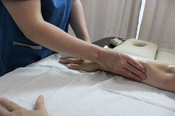 Видят руками. Накануне международного Дня белой трости незрячие массажисты рассказали о своей работе в Сургутской травмбольнице