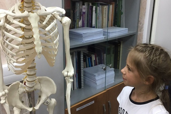 Как в сургутском Травмцентре детей учат не калечиться…