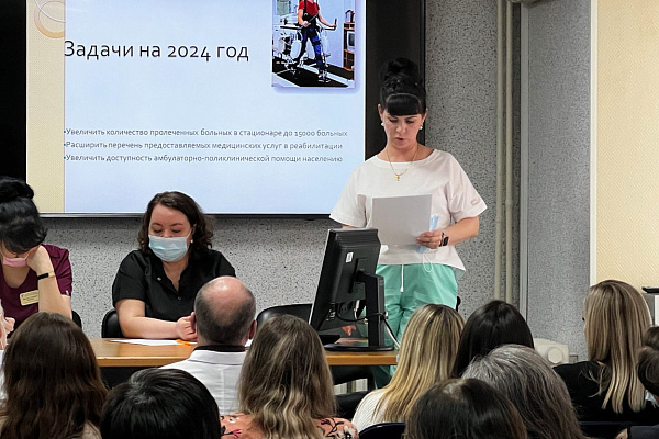 Коллектив Сургутской травмбольницы поддержал кандидатуру Дмитрия Гарайса на должность главного врача 