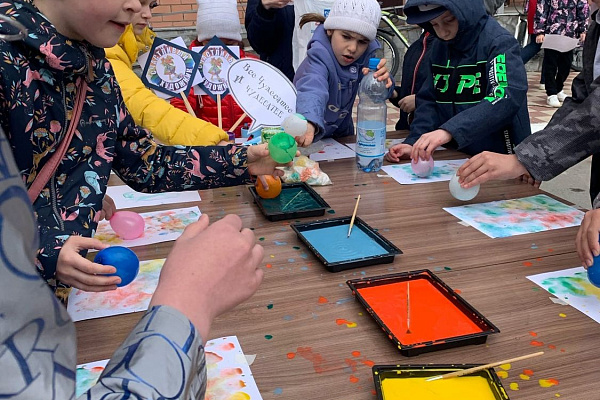 «Самый добрый доктор!» Врачи Травмбольницы приняли участие в городской акции, посвященной Дню защиты детей