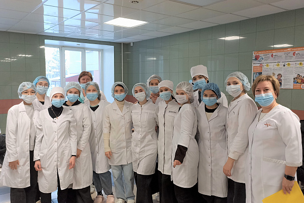 В Сургутской травмбольнице работает один из лучших наставников! В преддверии Дня медицинского работника подведены итоги окружного конкурса