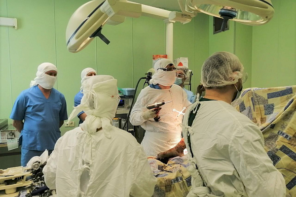 С точностью до миллиметра. Травматологи-ортопеды осваивают новую навигационную программу для эндопротезирования суставов