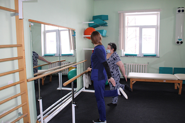 Во время экскурсий по травмбольнице сургутские школьники знакомятся с востребованными в современной медицине специальностями  