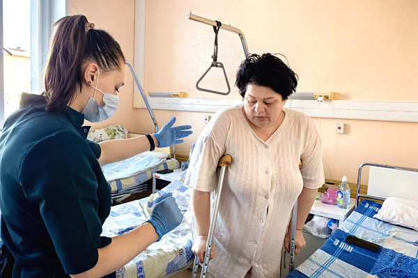 Первые с начала года пациенты из ДНР получили высокотехнологичную медицинскую помощь в Сургутской травмбольнице