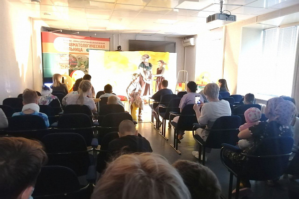 Больничные гастроли. Со спектаклем и развлекательной программой у нас побывала детская театральная студия  