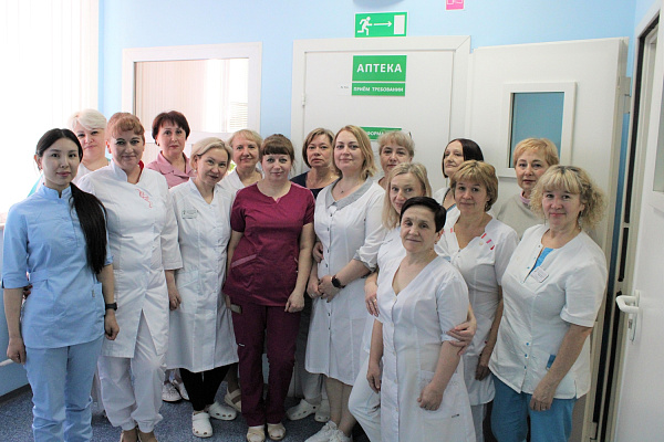 Слаженный коллектив и собственное производство. В День фармацевтического работника России – о роли внутрибольничной аптеки и её сотрудников