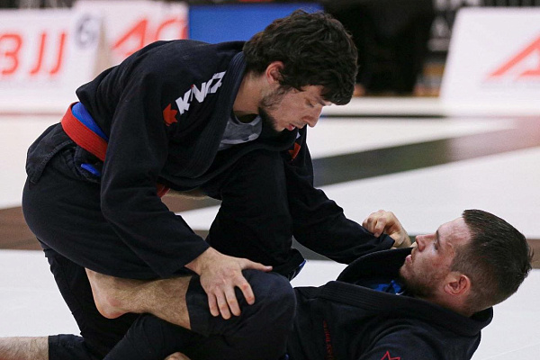 Утром – за операционным столом, вечером – на татами. Врач Сургутской травмбольницы стал 4-кратным чемпионом Югры по грэпплингу