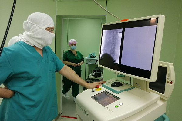 Удобны для хирургов, безопасны для пациентов. Современные операционные столы с хирургическим оборудованием в комплекте поступили в Сургутскую травмбольницу