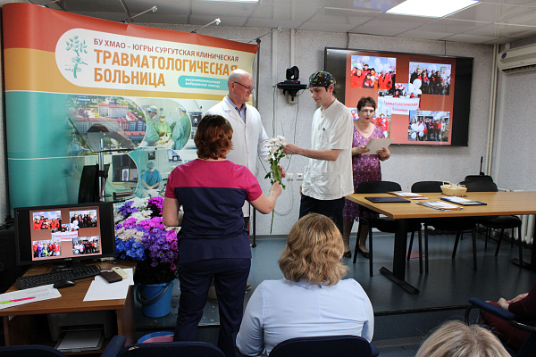 Всем причастным к сохранению здоровья и жизни людей! Более 250-ти наград сегодня вручены сотрудникам травмбольницы по случаю Дня медработника