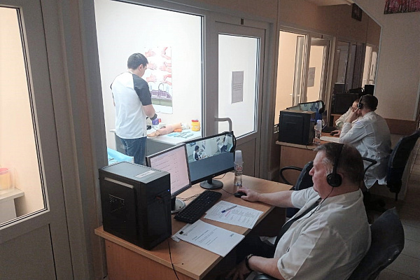 На базе Сургутской травмбольницы подготовлено шесть травматологов-ортопедов для медицинских учреждений Югры