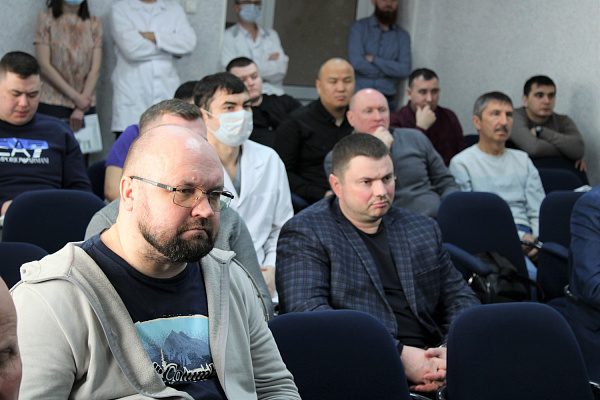Современные подходы к лечению острой скелетной травмы обсудили врачи-травматологи-ортопеды со всего округа на конференции в Сургутской травмбольнице